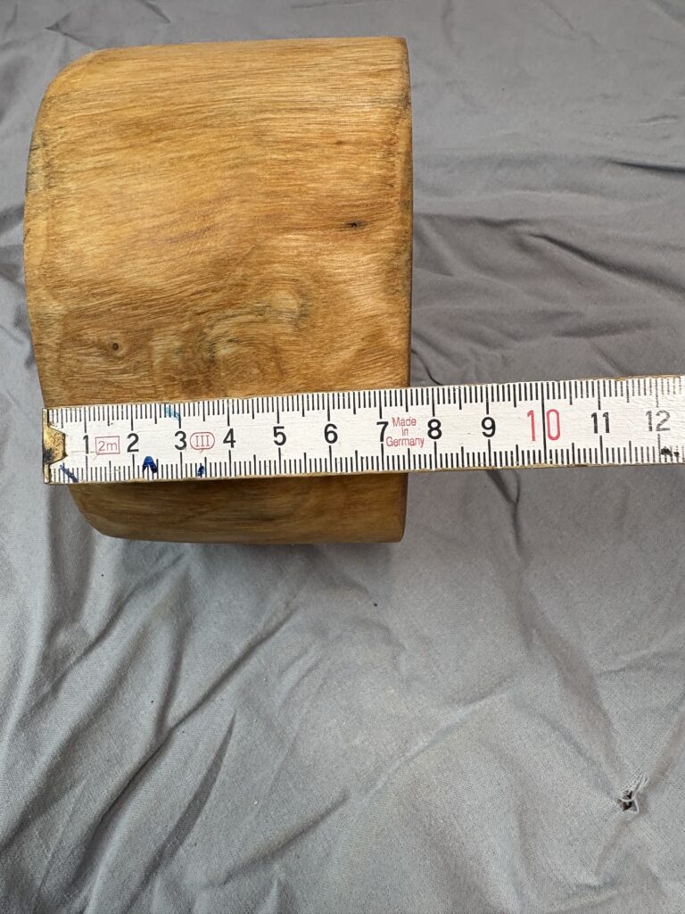 Holzuhr in Handarbeit gefertigt, Natur, Unikat aus Laubholz, Präzises Funk-Uhrwerk