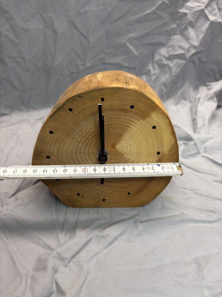 Natur, Unikat aus Laubholz, Präzises Funk-Uhrwerk