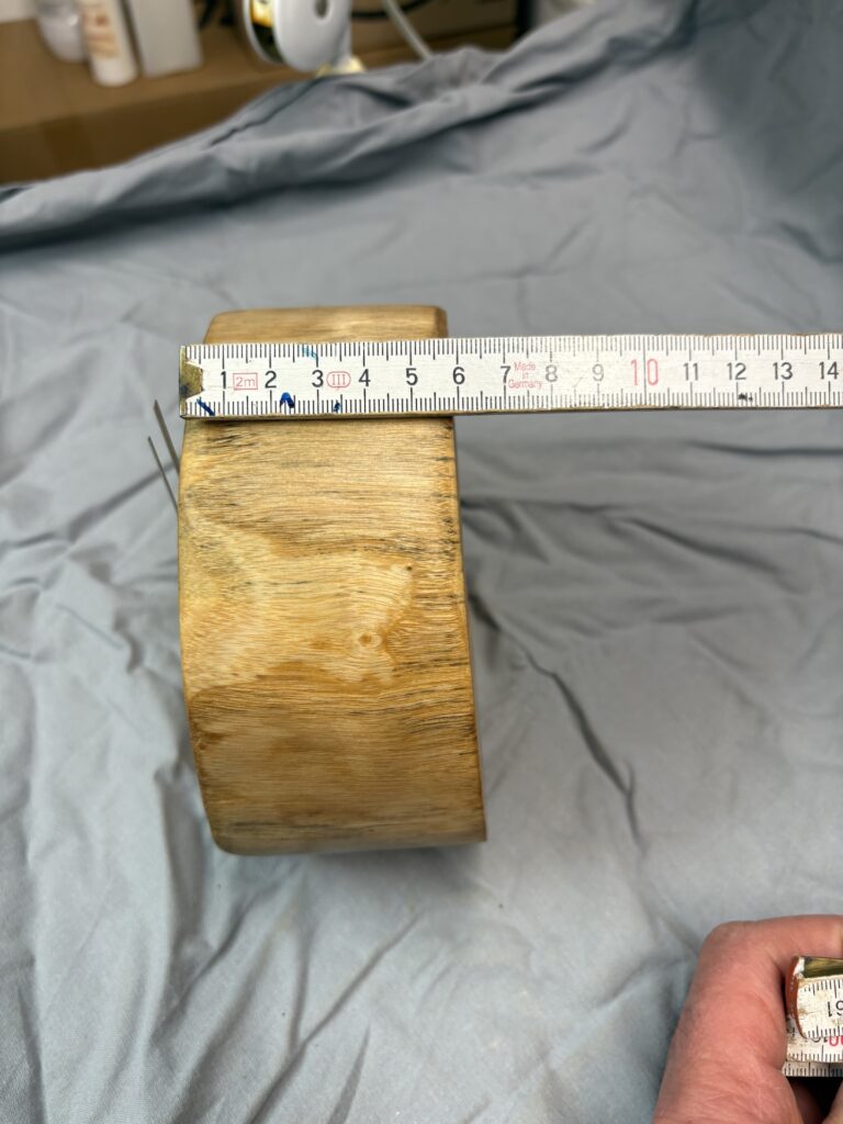 Natur, Unikat aus Laubholz, Präzises Funk-Uhrwerk