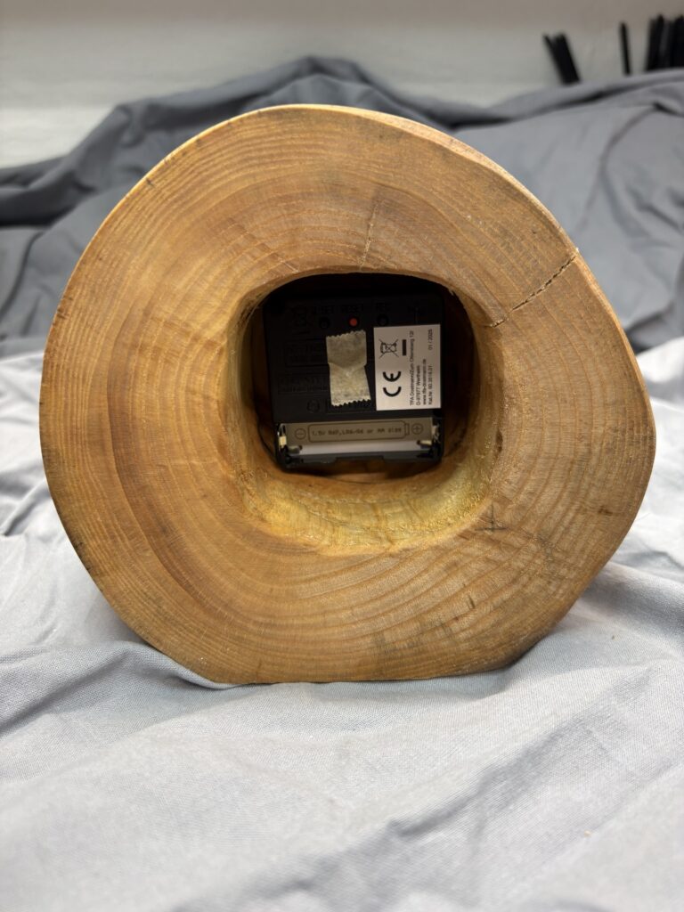 Natur, Unikat aus Laubholz, Präzises Funk-Uhrwerk